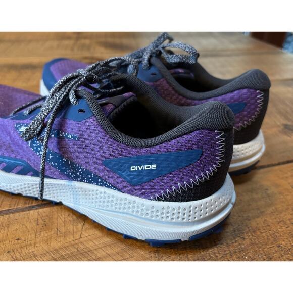 Brooks Divide 4 Purple Navy Womens Hiking Trail Running Shoes Size 6.5 EUC - Picture 3 of 11